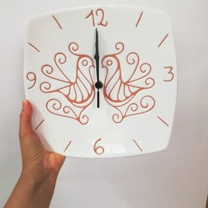Orologio Quadrato "Pavoncella Tradizionale" Bianca cm.25